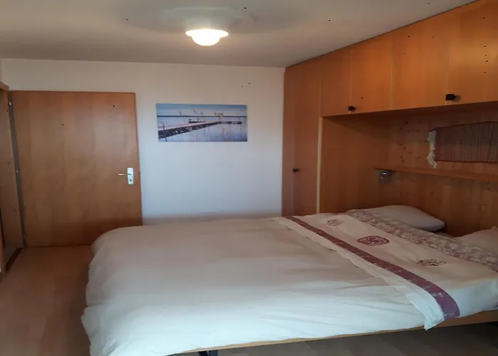 For 8 In Apartment *